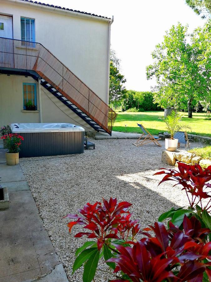 Gite Dans Une Ambiance Vegetale Avec Spa Privatif Jazennes Bagian luar foto